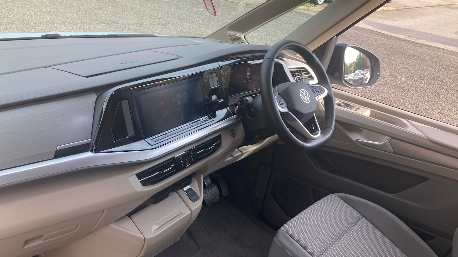 Used Volkswagen Multivan 2024 for sale - 76458182: Photo 9