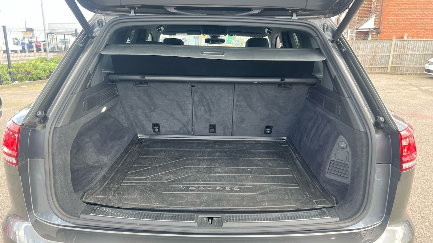 Used Volkswagen Touareg 2020 for sale - 77845194: Photo 4