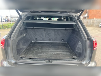 Used Volkswagen Touareg 2020 for sale - 77845194: Photo