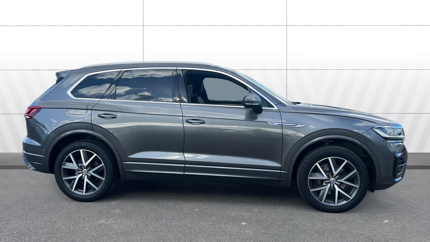 Used Volkswagen Touareg 2020 for sale - 77845194: Photo 5