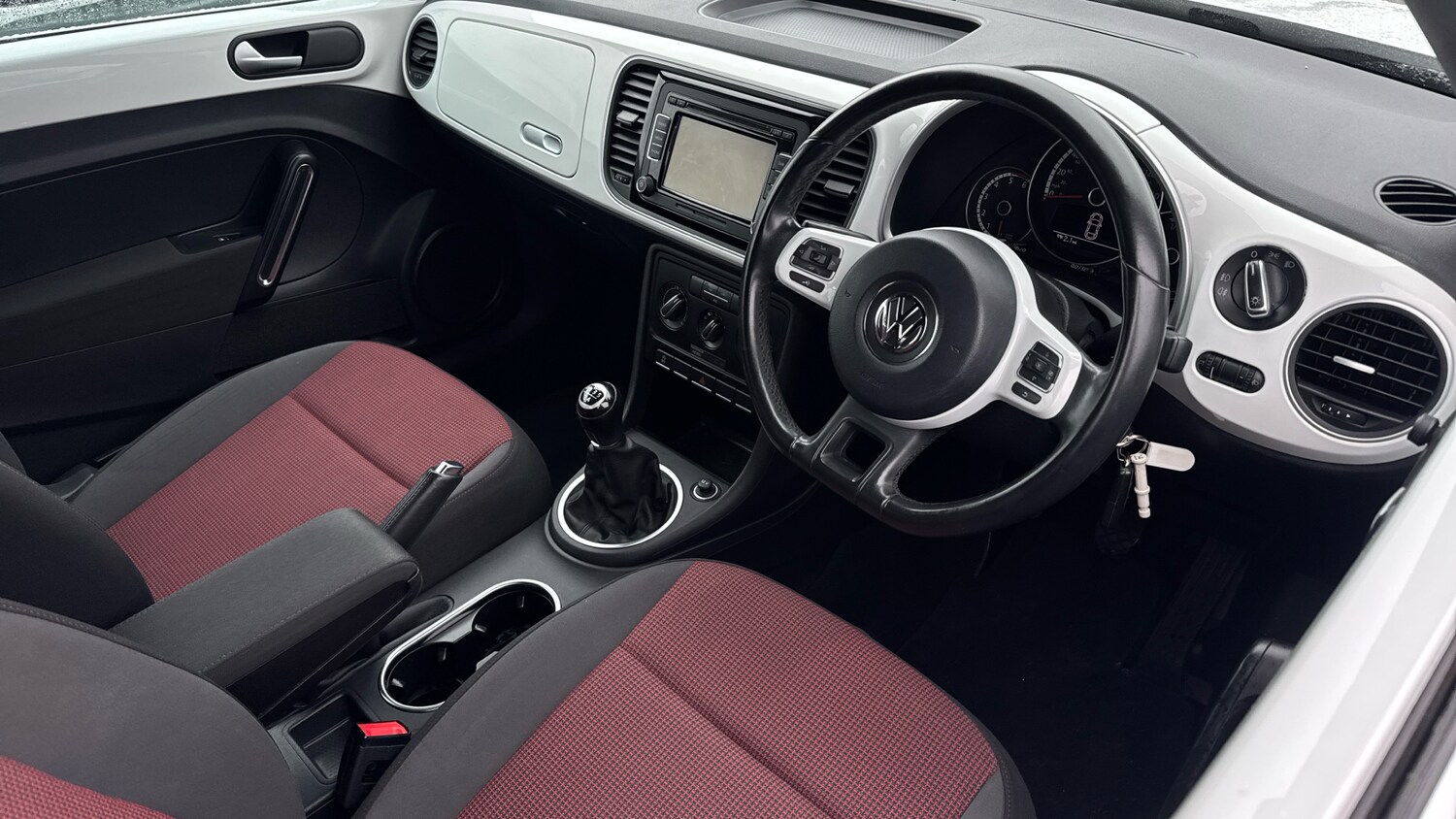 Used Volkswagen Beetle 2014 for sale - 76596103: Photo 11