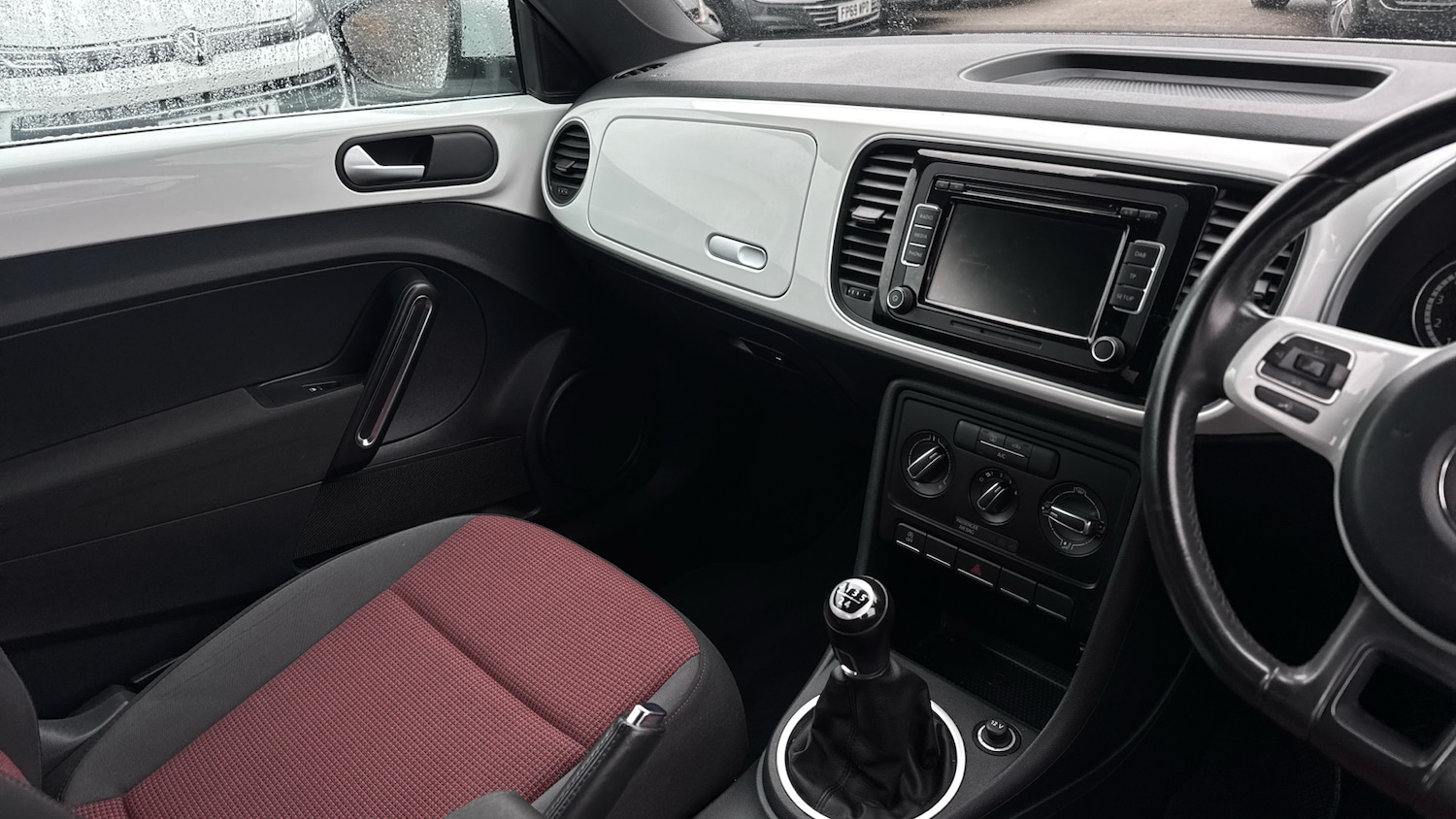 Used Volkswagen Beetle 2014 for sale - 76596103: Photo 14