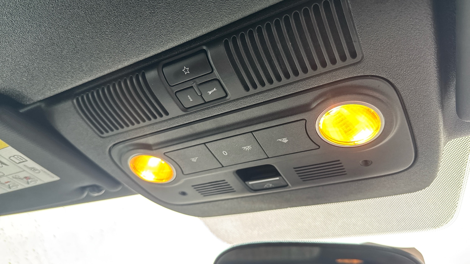 Used Volkswagen Beetle 2014 for sale - 76596103: Photo 31