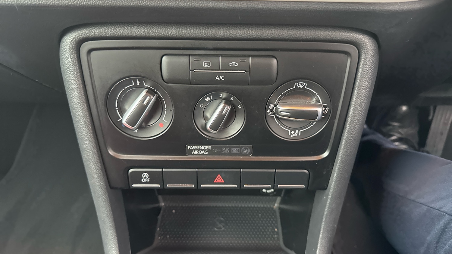 Used Volkswagen Beetle 2014 for sale - 76596103: Photo 32