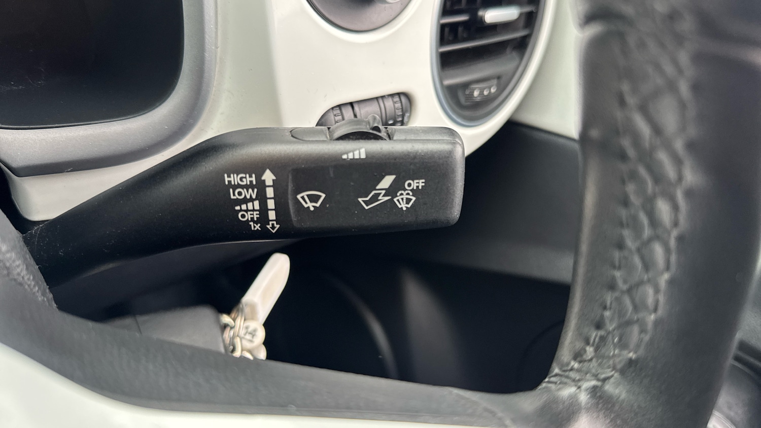 Used Volkswagen Beetle 2014 for sale - 76596103: Photo 34