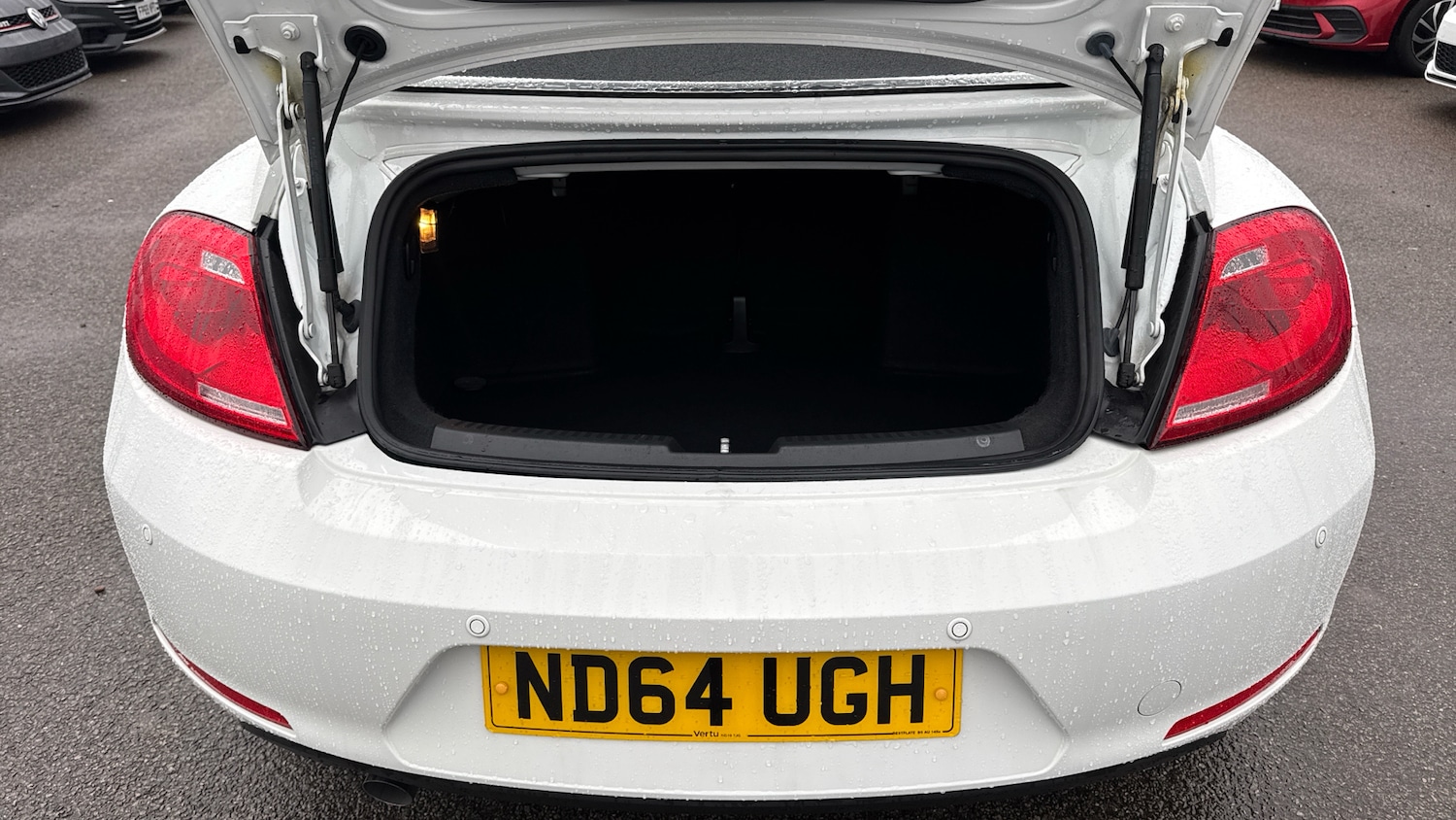 Used Volkswagen Beetle 2014 for sale - 76596103: Photo 4