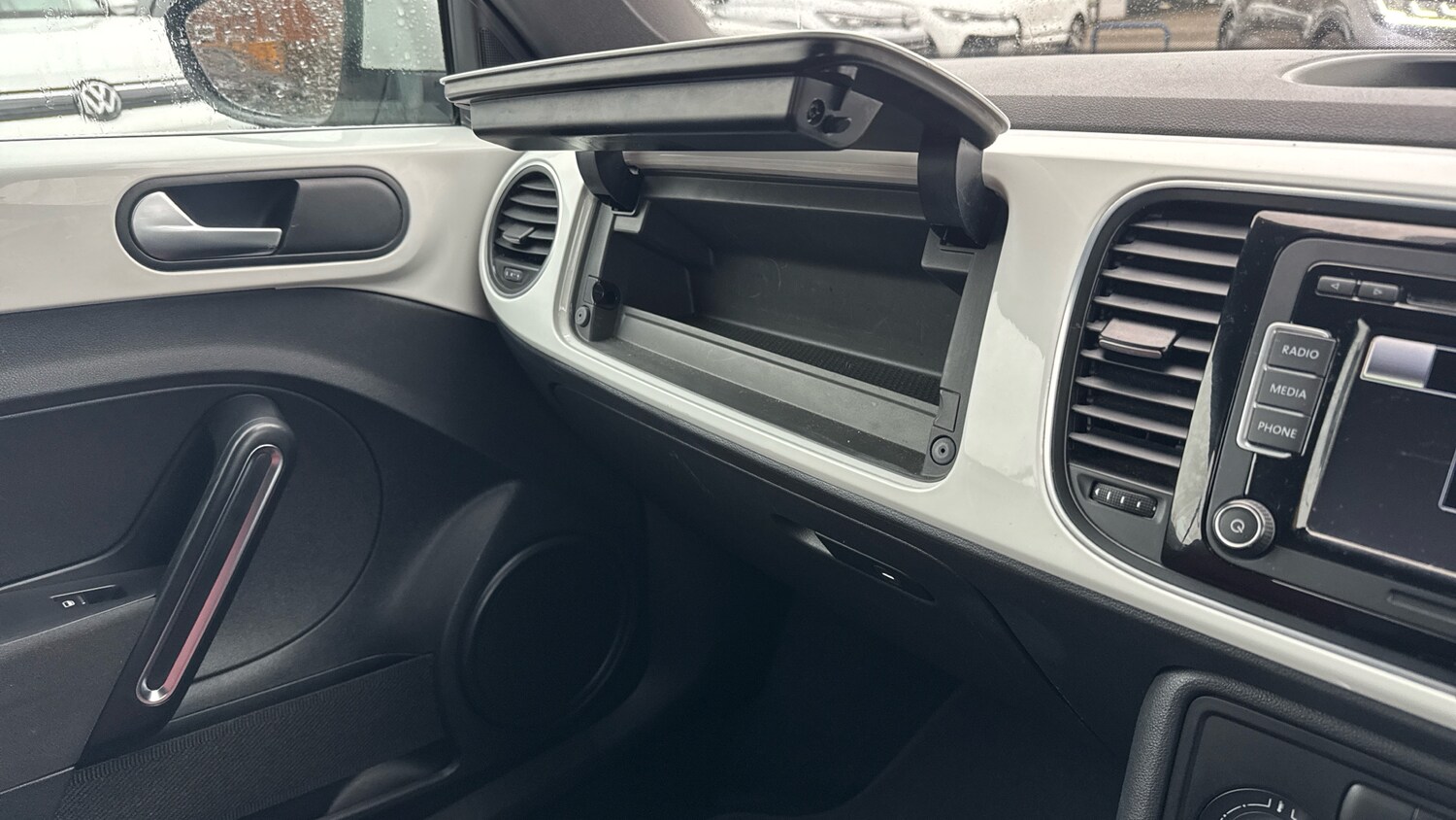 Used Volkswagen Beetle 2014 for sale - 76596103: Photo 43