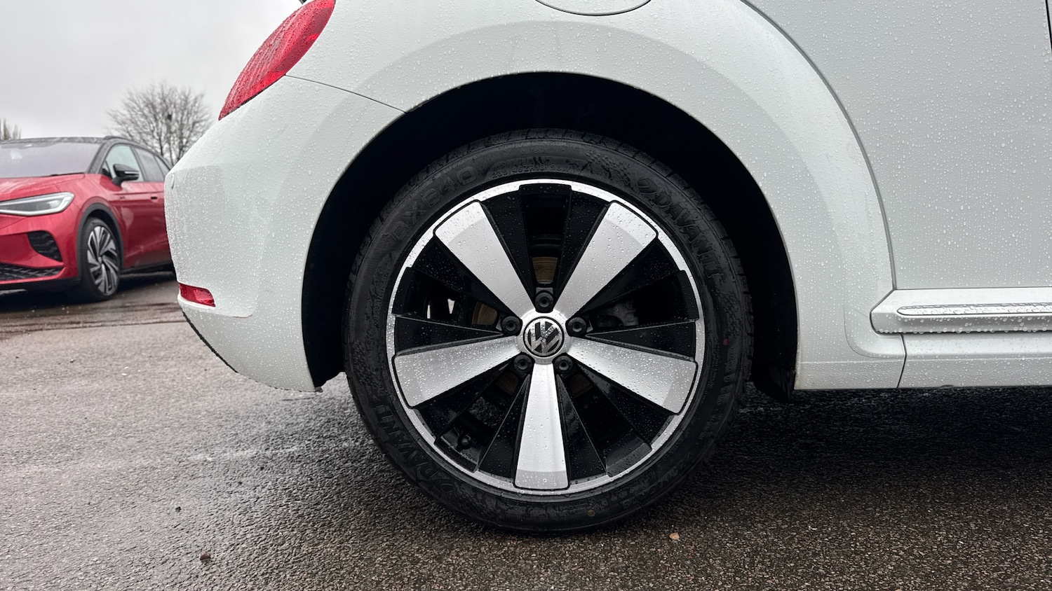 Used Volkswagen Beetle 2014 for sale - 76596103: Photo 7