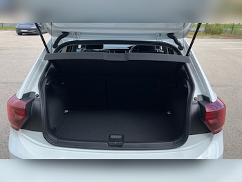 Used Volkswagen Polo 2024 for sale - 78281230: Photo