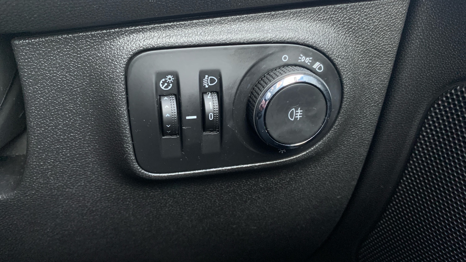 Used Vauxhall ADAM 2016 for sale - 76859011: Photo 26