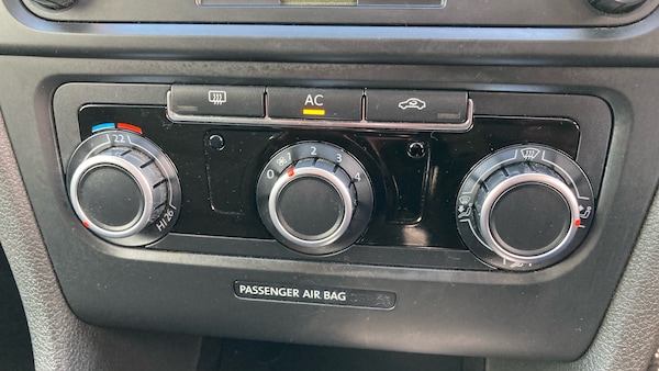 Used Volkswagen Golf 2010 for sale - 76232270: Photo 46