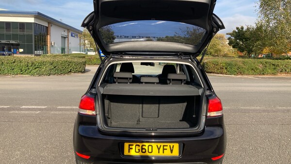 Used Volkswagen Golf 2010 for sale - 76232270: Photo 4