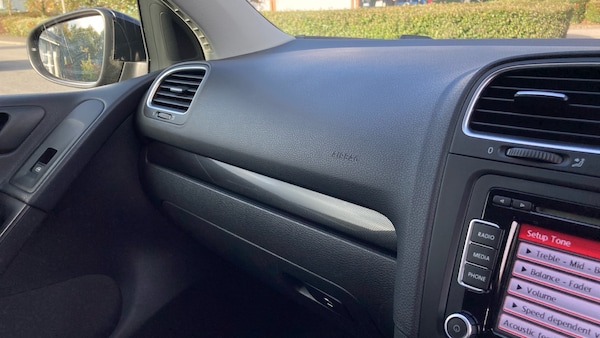 Used Volkswagen Golf 2010 for sale - 76232270: Photo 54
