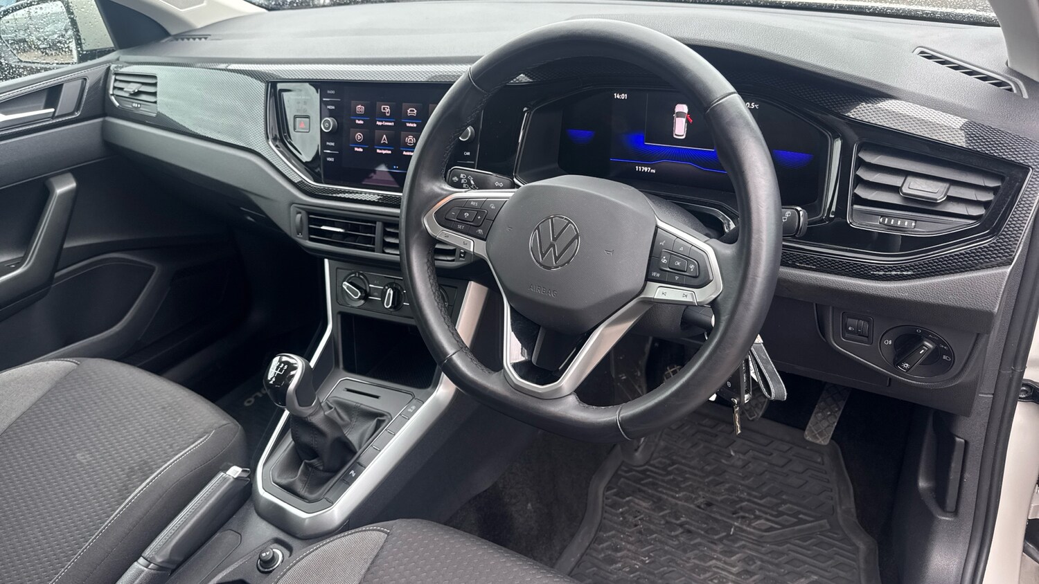 Used Volkswagen Polo 2024 for sale - 77689144: Photo 11