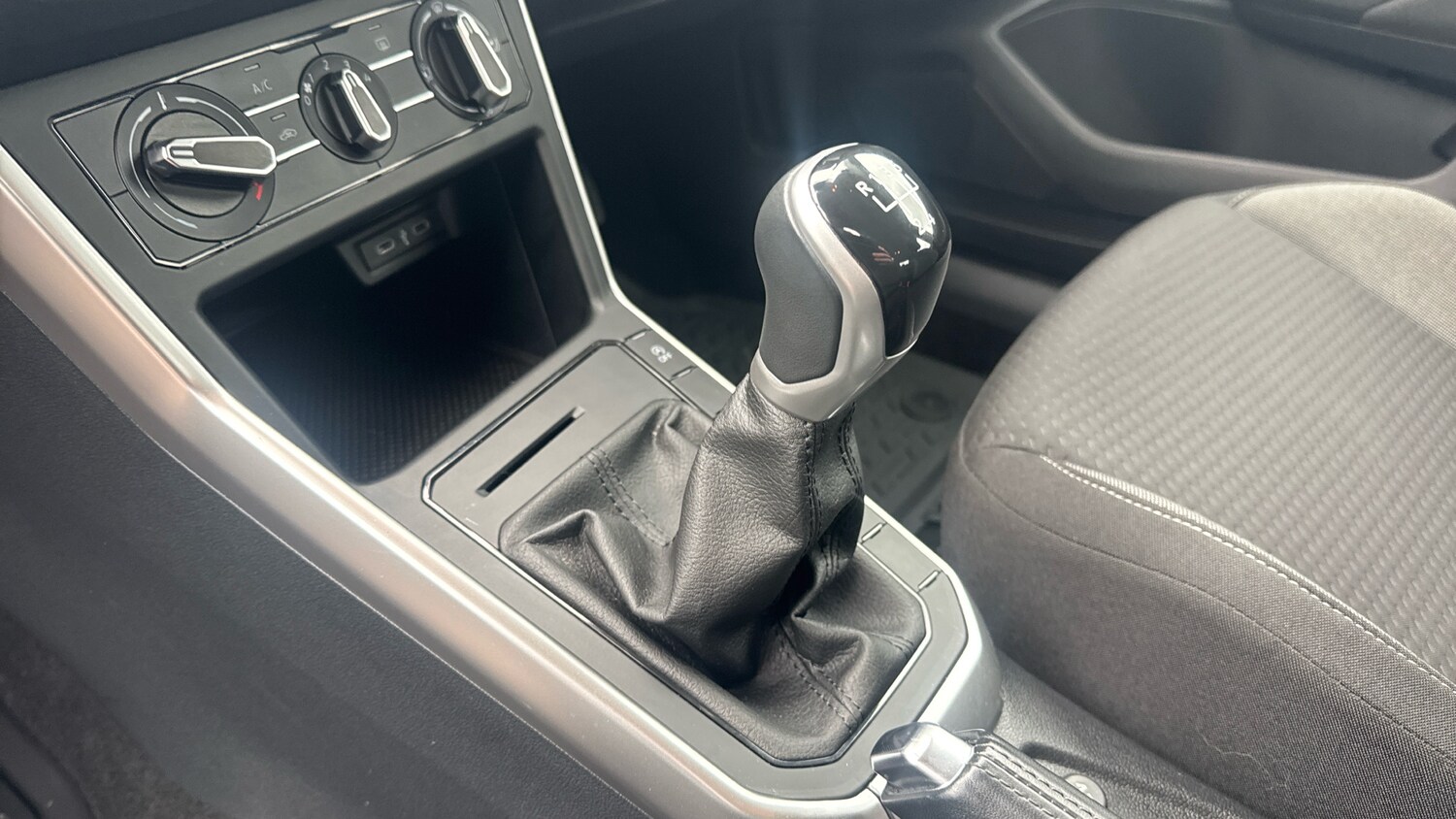 Used Volkswagen Polo 2024 for sale - 77689144: Photo 13