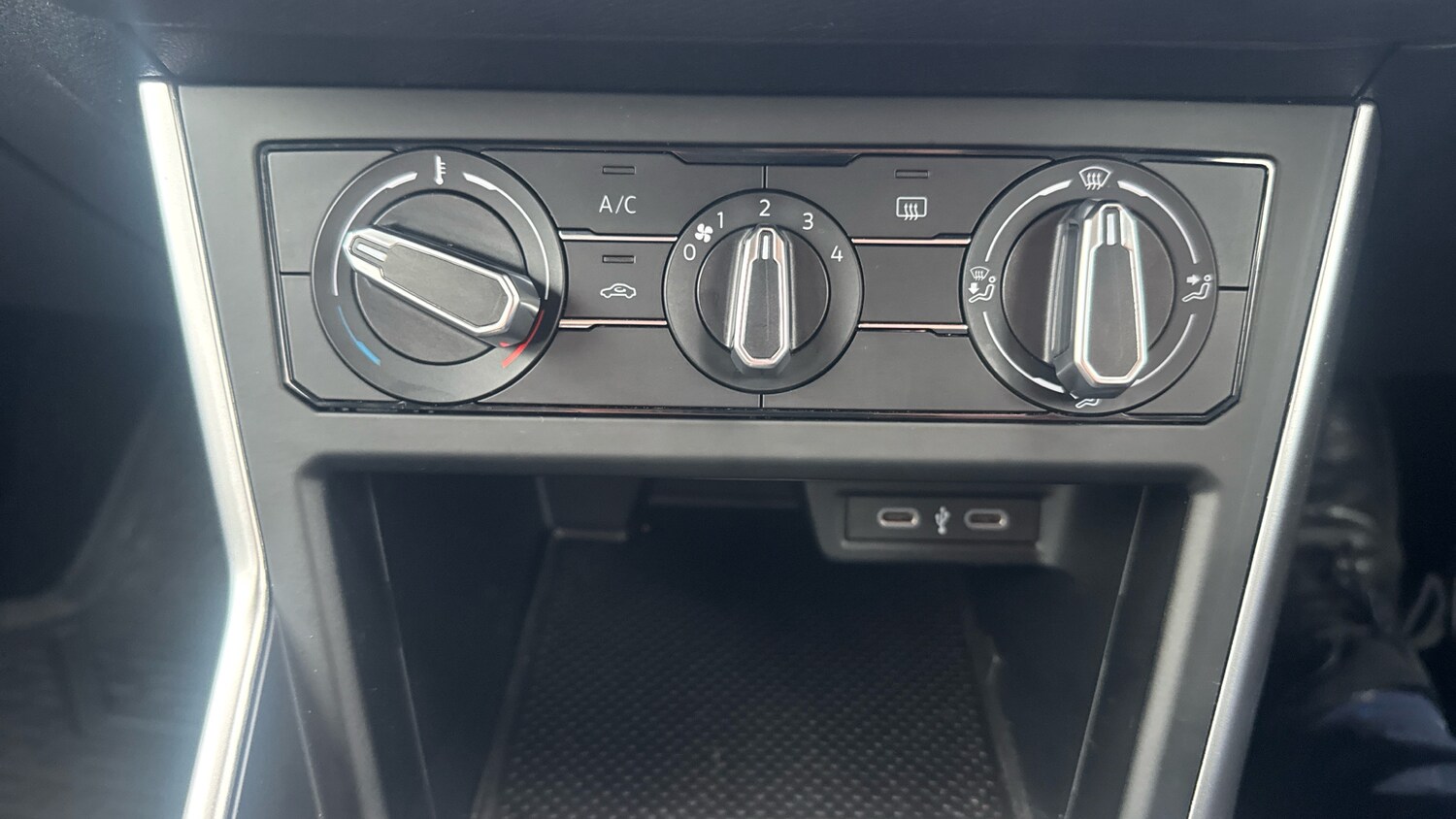 Used Volkswagen Polo 2024 for sale - 77689144: Photo 34