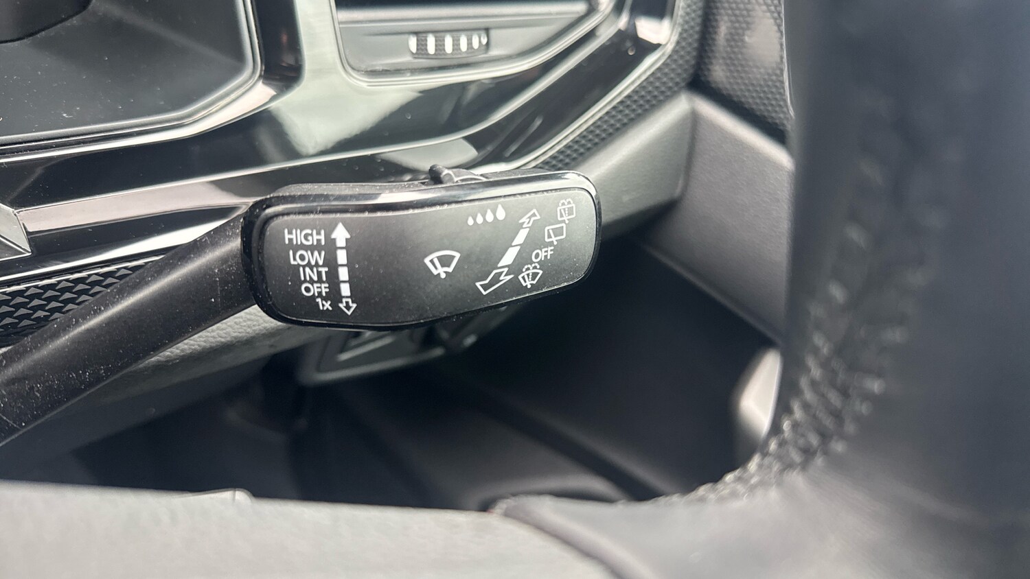 Used Volkswagen Polo 2024 for sale - 77689144: Photo 38