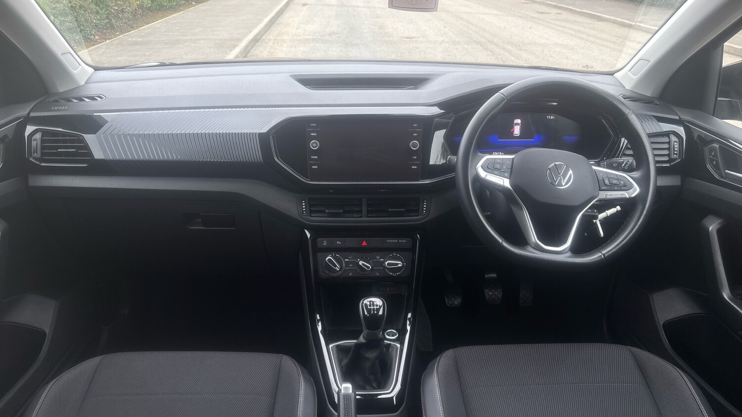 Used Volkswagen T-Cross 2023 for sale - 76253125: Photo 10