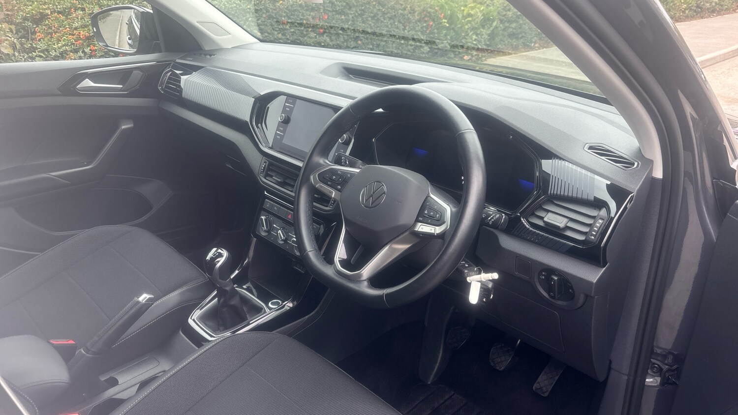 Used Volkswagen T-Cross 2023 for sale - 76253125: Photo 11