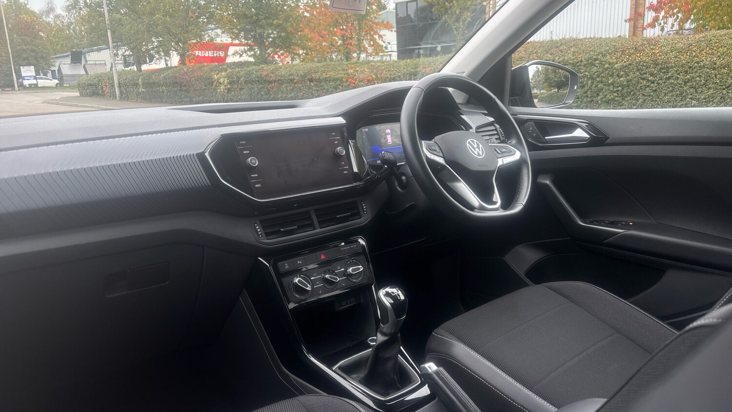Used Volkswagen T-Cross 2023 for sale - 76253125: Photo 9