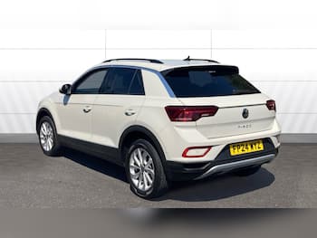 Used Volkswagen T-Roc 2024 for sale - 79527309: Photo