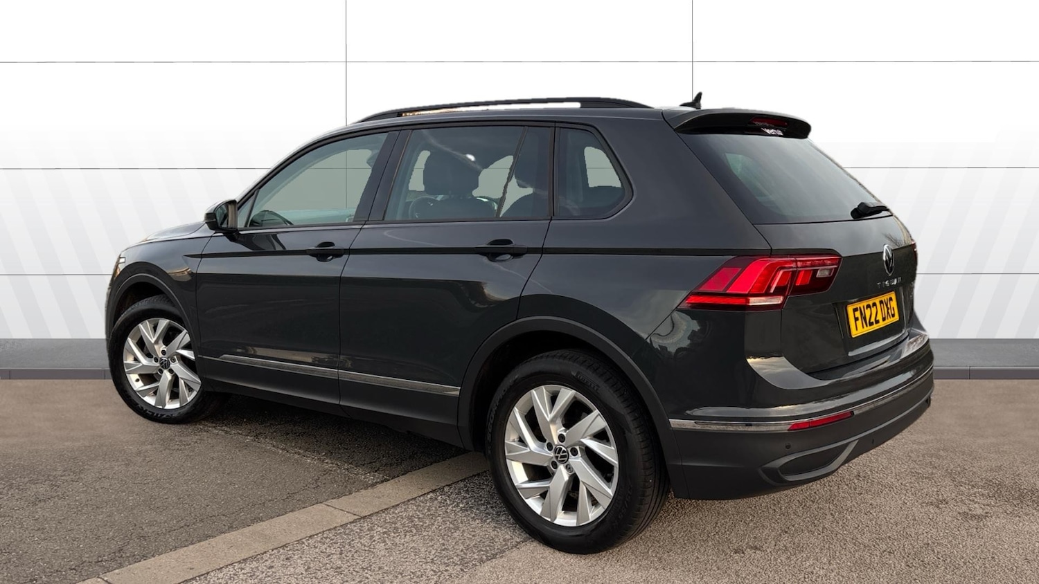 Used Volkswagen Tiguan 2022 for sale - 76412354: Photo 2