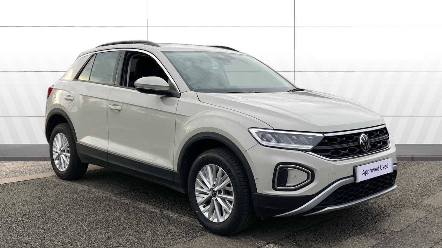 Used Volkswagen T-Roc 2023 for sale - 76493777: Photo 1