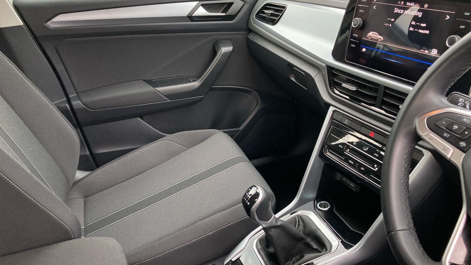 Used Volkswagen T-Roc 2023 for sale - 76493777: Photo 14