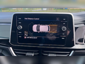 Used Volkswagen T-Roc 2024 for sale - 78242597: Photo