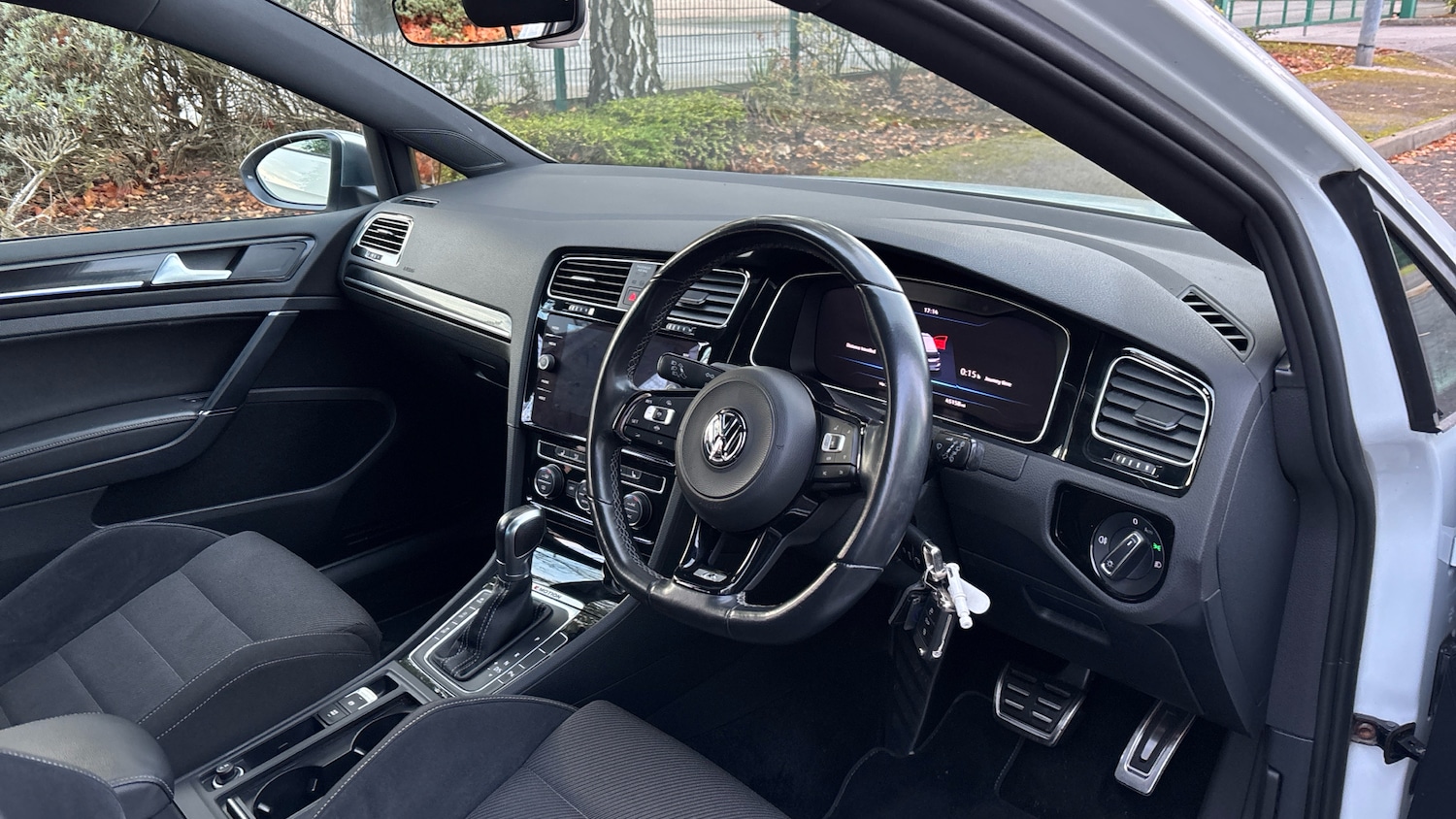 Used Volkswagen Golf 2019 for sale - 76371773: Photo 11