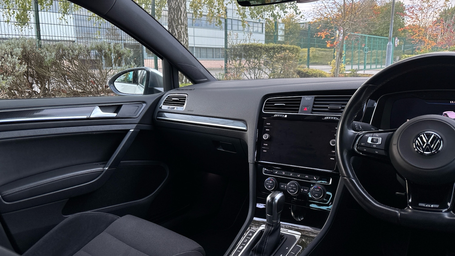 Used Volkswagen Golf 2019 for sale - 76371773: Photo 14