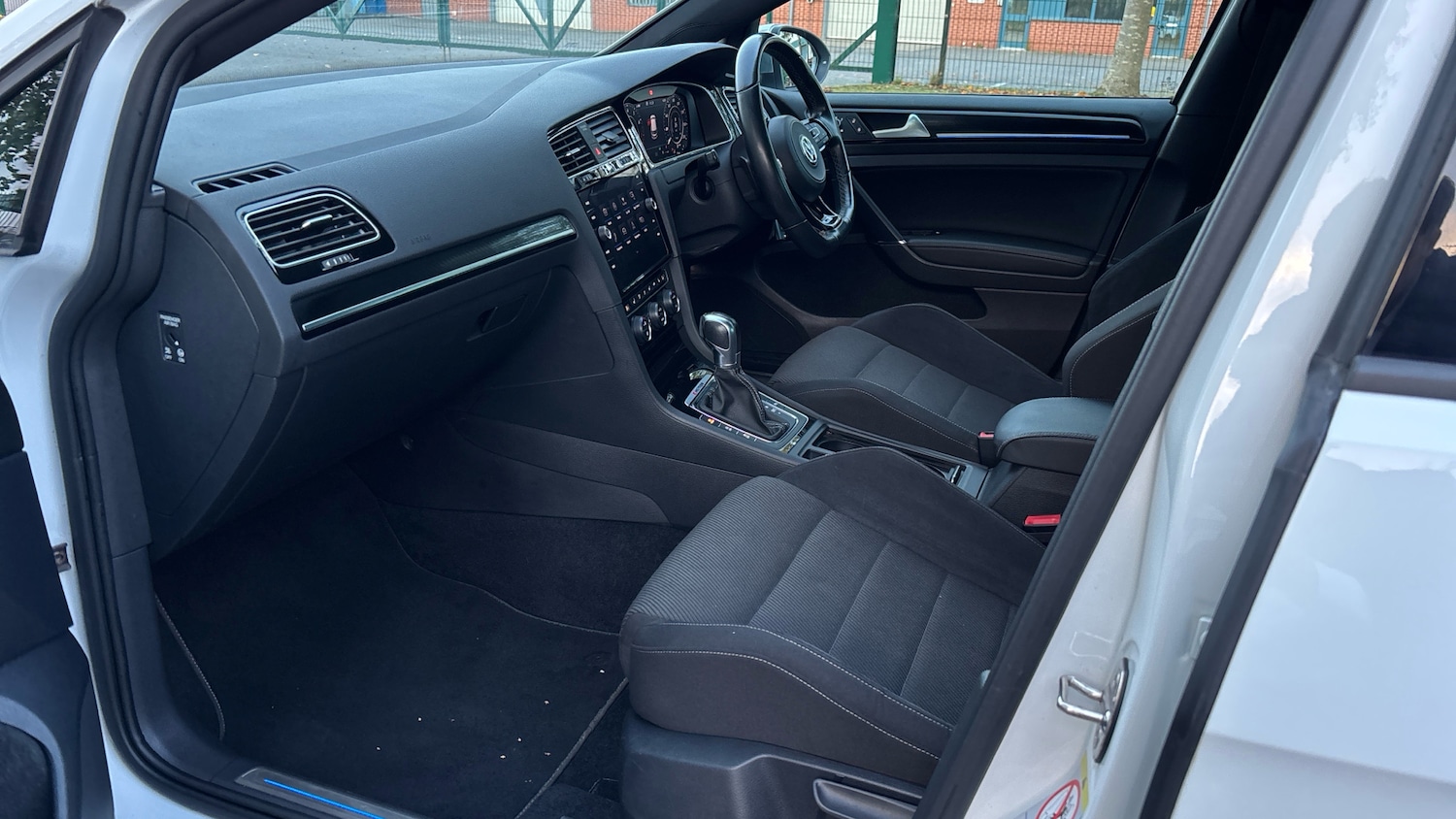 Used Volkswagen Golf 2019 for sale - 76371773: Photo 43