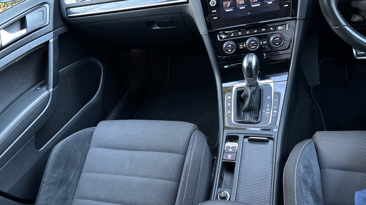 Used Volkswagen Golf 2019 for sale - 76371773: Photo 44