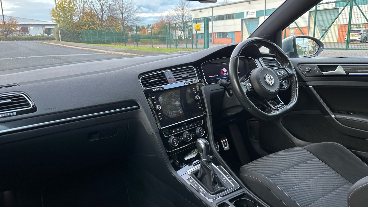 Used Volkswagen Golf 2019 for sale - 76371773: Photo 9