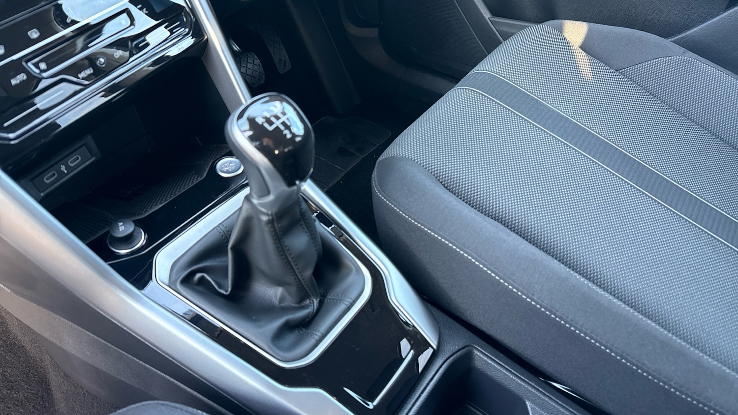 Used Volkswagen T-Roc 2025 for sale - 77323785: Photo 13