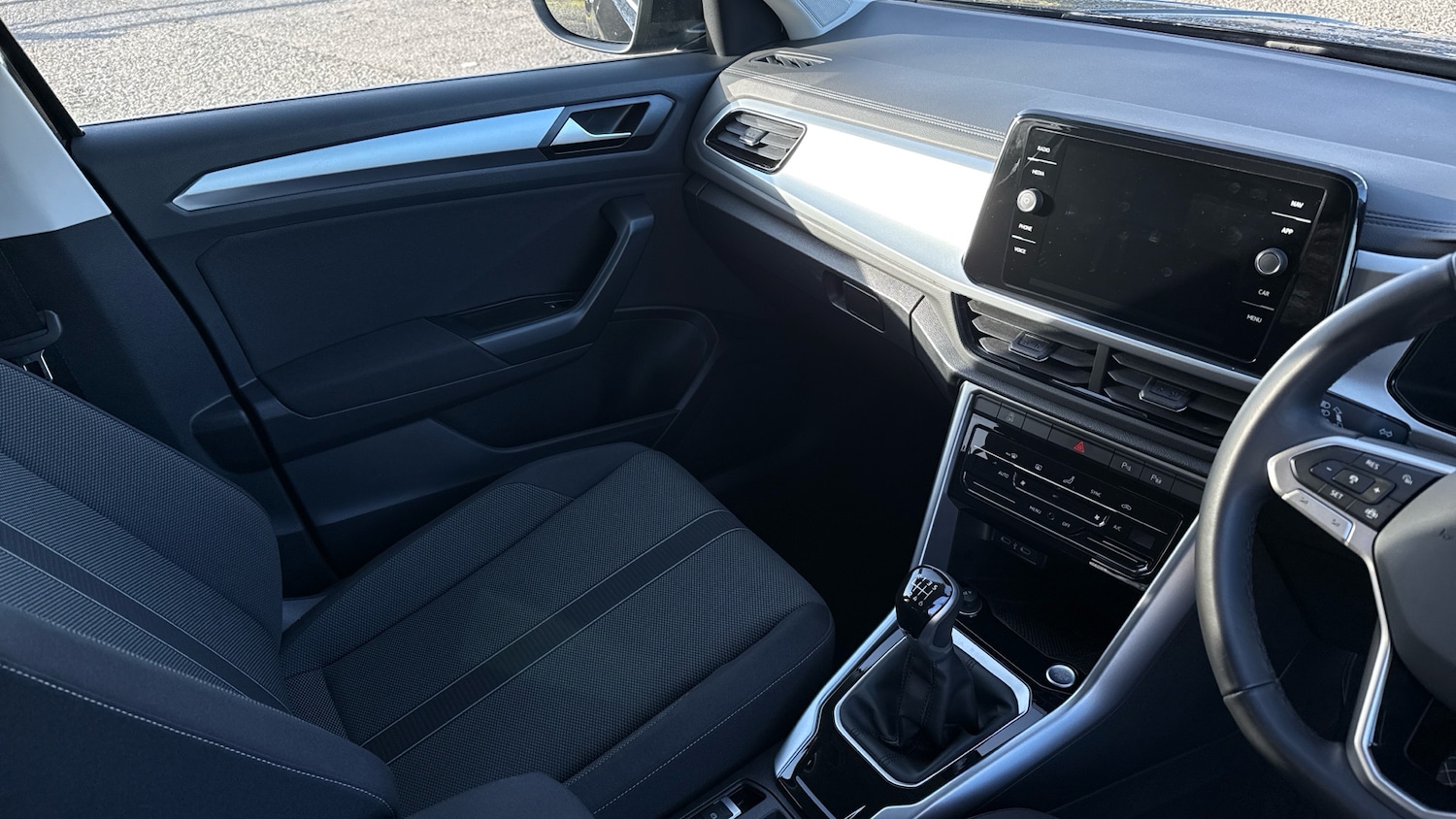 Used Volkswagen T-Roc 2025 for sale - 77323785: Photo 14