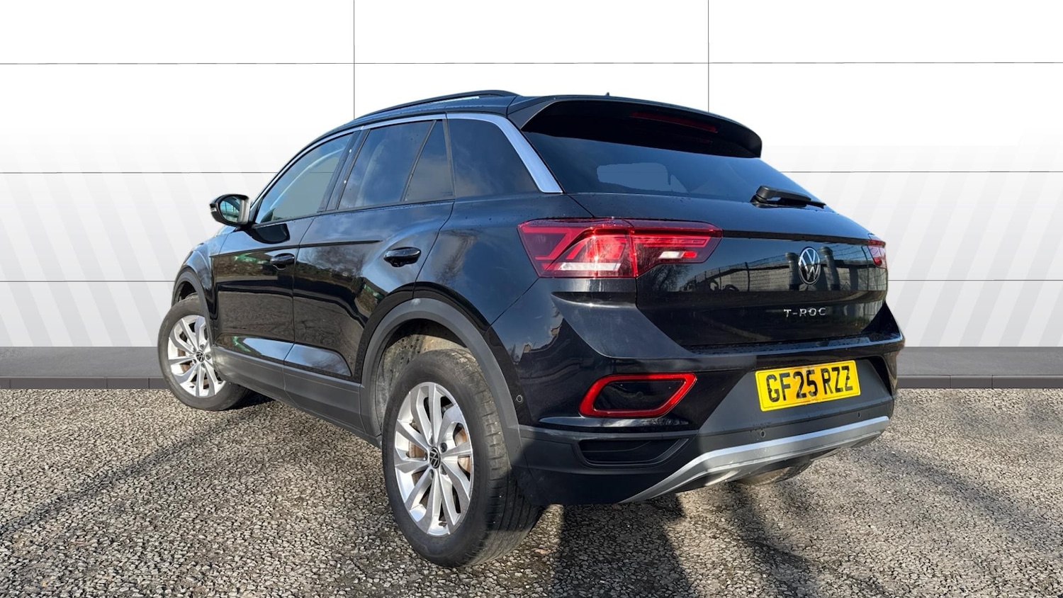 Used Volkswagen T-Roc 2025 for sale - 77323785: Photo 2