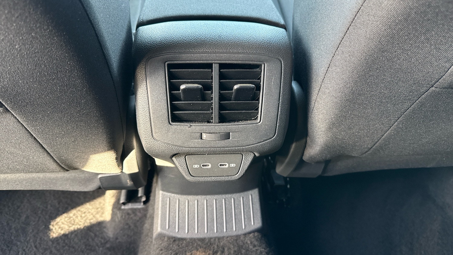 Used Volkswagen T-Roc 2025 for sale - 77323785: Photo 35