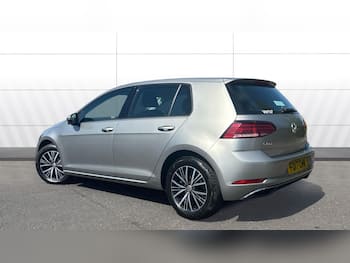 Used Volkswagen Golf 2017 for sale - 79524800: Photo