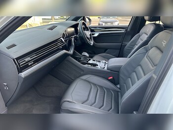 Used Volkswagen Touareg 2025 for sale - 77435619: Photo