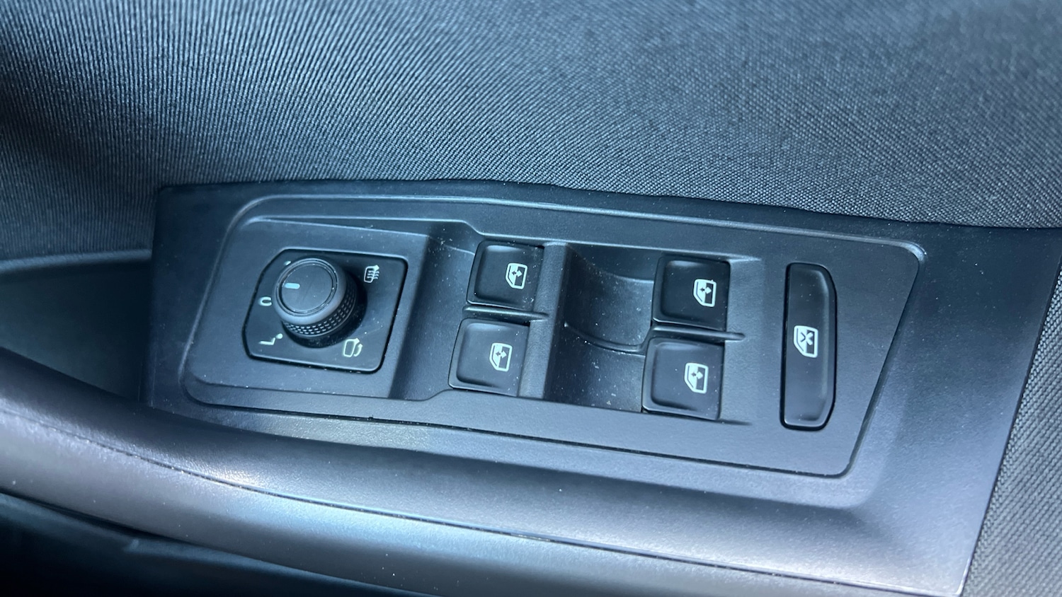 Used Volkswagen T-Roc 2023 for sale - 78094916: Photo 30