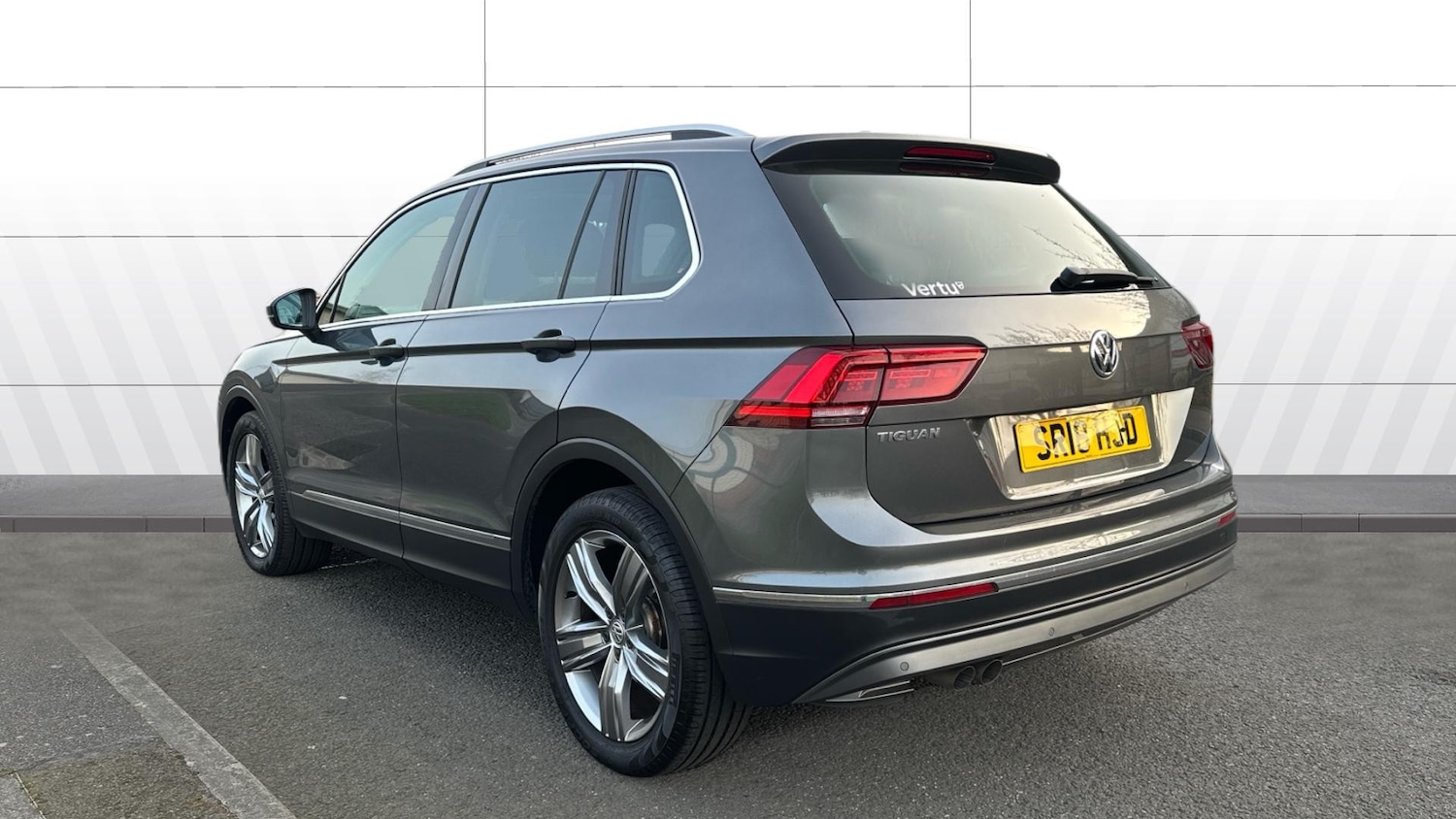 Used Volkswagen Tiguan 2018 for sale - 77776173: Photo 2