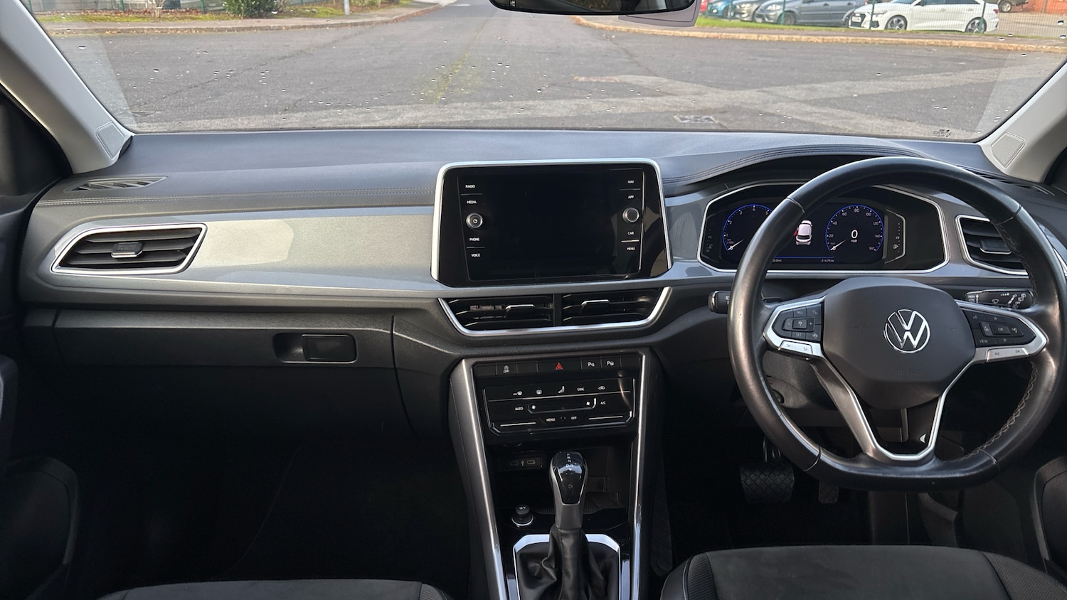 Used Volkswagen T-Roc 2023 for sale - 76649922: Photo 10