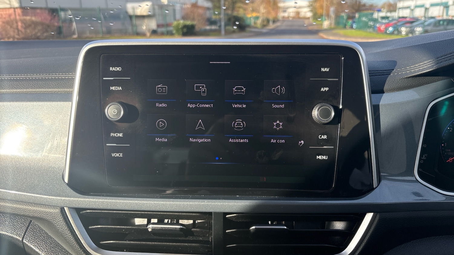 Used Volkswagen T-Roc 2023 for sale - 76649922: Photo 12