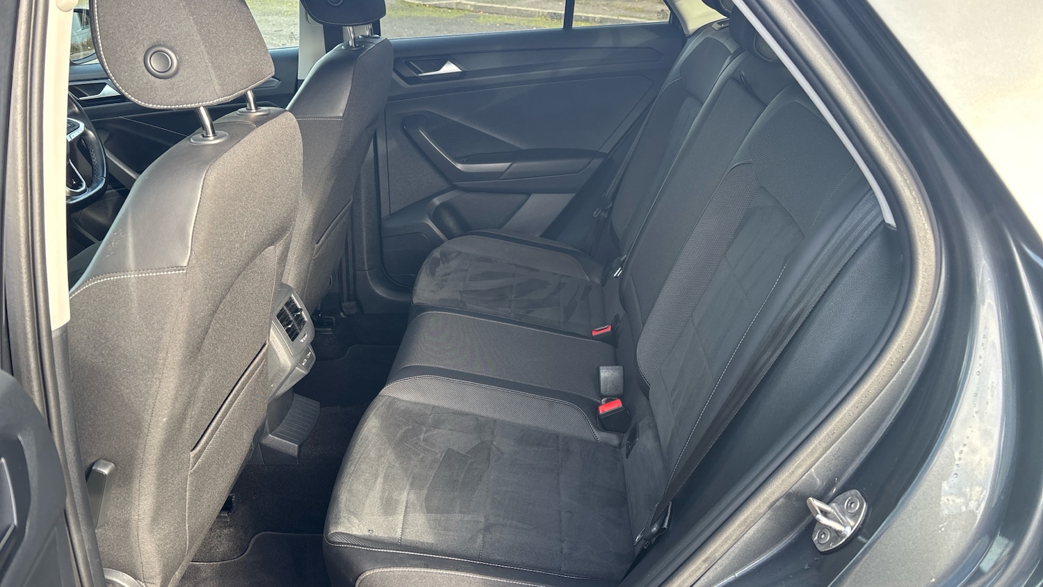 Used Volkswagen T-Roc 2023 for sale - 76649922: Photo 16