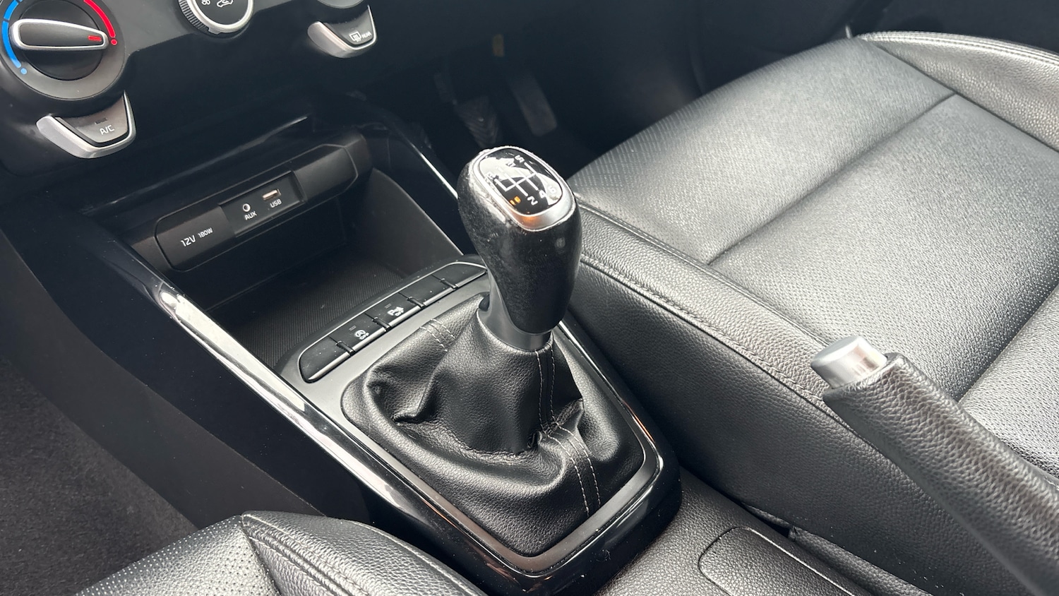 Used Kia Stonic 2020 for sale - 76693254: Photo 13