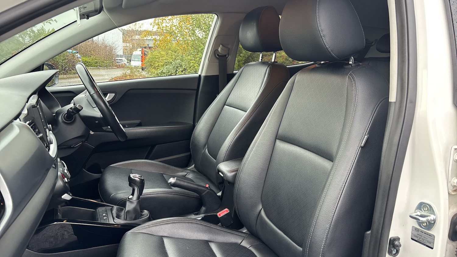 Used Kia Stonic 2020 for sale - 76693254: Photo 29