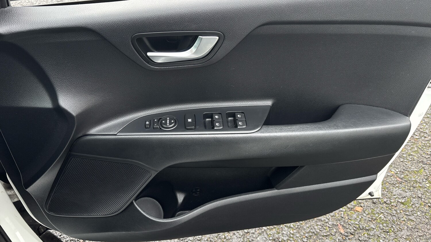 Used Kia Stonic 2020 for sale - 76693254: Photo 32