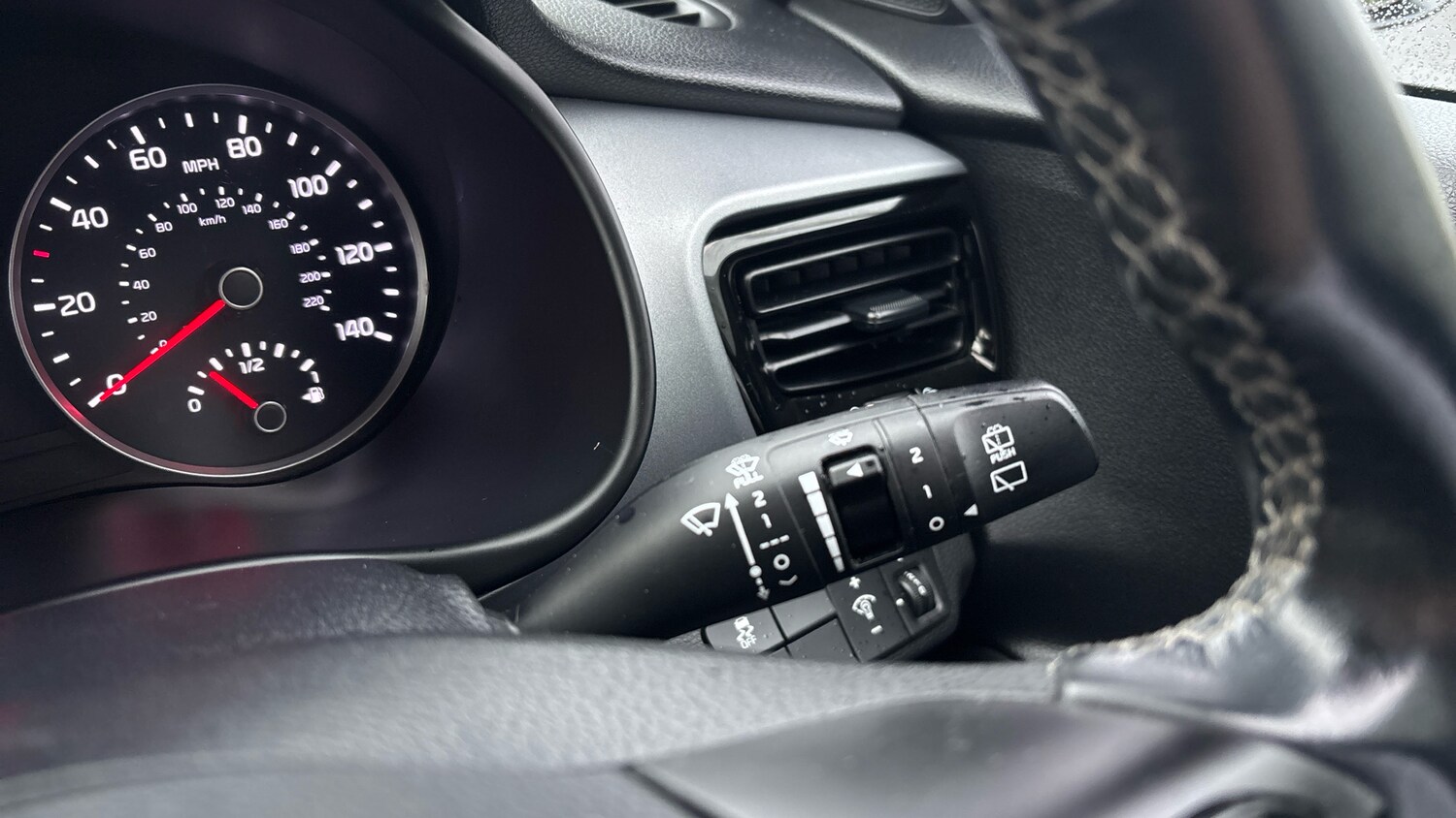 Used Kia Stonic 2020 for sale - 76693254: Photo 44