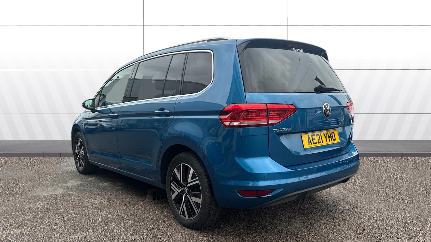 Used Volkswagen Touran 2021 for sale - 76722698: Photo 2